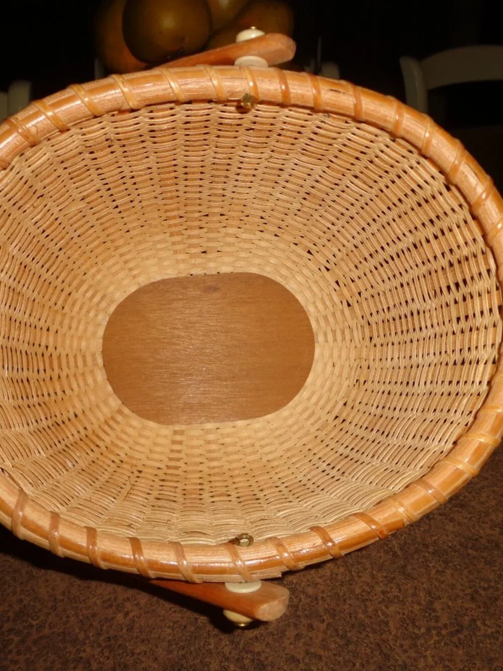 NEW Handcrafted NANTUCKET Oval Handled Basket  Handle & Bottom